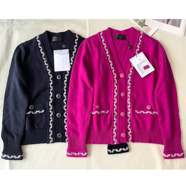 1112 2022 spring brand same style sweaters button long sleeve v neck cardigan fashion black red women clothing zhenyang, White;black
1112 2022 spring brand same style sweaters button long sleeve v neck cardigan fashion black red women clothing zhenyang, White;black