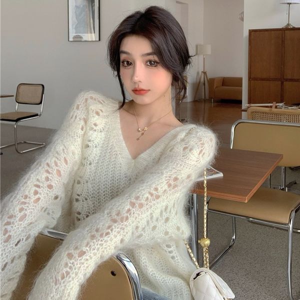new korean v-neck long sleeve loose hollowed out lazy style sweater in autumn and winter 2020
new korean v-neck long sleeve loose hollowed out lazy style sweater in autumn and winter 2020