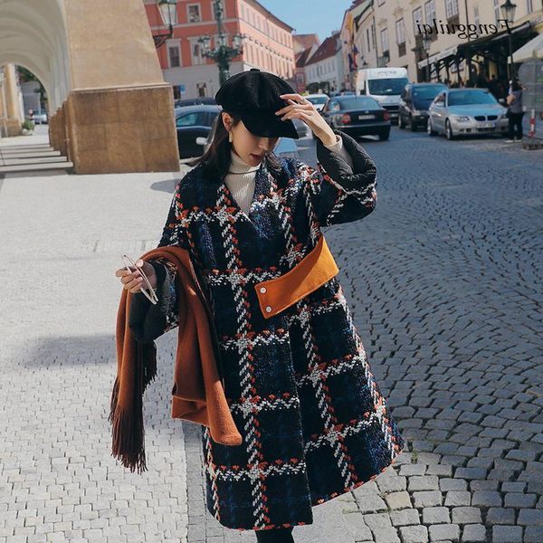 2021 autumn and winter fashion plaid warm all-match woolen women's mid-length over-the-knee loose coat, Black
2021 autumn and winter fashion plaid warm all-match woolen women's mid-length over-the-knee loose coat, Black