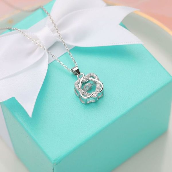 rose necklace female silver s925 pure gold heart moving pendant collar bone chain inlaid with diamond level simple for girls
rose necklace female silver s925 pure gold heart moving pendant collar bone chain inlaid with diamond level simple for girls