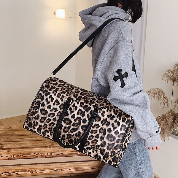 backpack women's pu large capacity luggage leopard women's short distance hand hand luggage shoulder bag single shoulder straddle
backpack women's pu large capacity luggage leopard women's short distance hand hand luggage shoulder bag single shoulder straddle