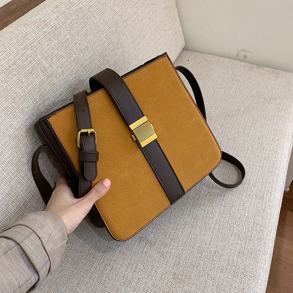 2020 autumn and winter women new korean version of the retro matte cross-body bag wide shoulder strap messenger bag female
2020 autumn and winter women new korean version of the retro matte cross-body bag wide shoulder strap messenger bag female