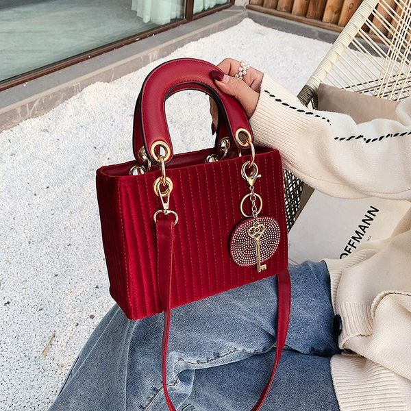 small bag women's 2021 new fashion velvet embroidery bag simple shoulder women's handbag
small bag women's 2021 new fashion velvet embroidery bag simple shoulder women's handbag