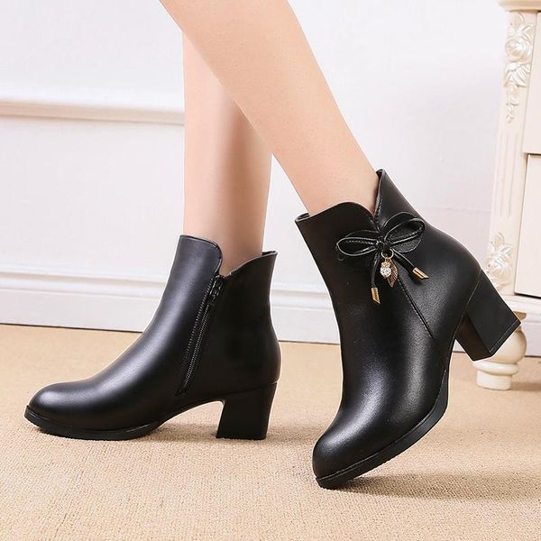 plus size 35-42 2020 new women ankle rain boots winter winter soft bow knot shoes woman high heels female mature platform boot, Black
plus size 35-42 2020 new women ankle rain boots winter winter soft bow knot shoes woman high heels female mature platform boot, Black