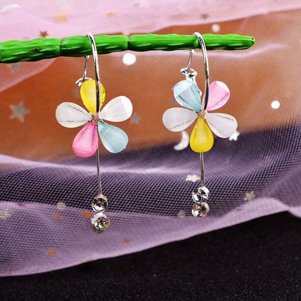 24pairs/lot gold gem fashion earrings fashionable and clear five-leaf flower color earrings bow knot long earrings hj298, Golden;silver
24pairs/lot gold gem fashion earrings fashionable and clear five-leaf flower color earrings bow knot long earrings hj298, Golden;silver