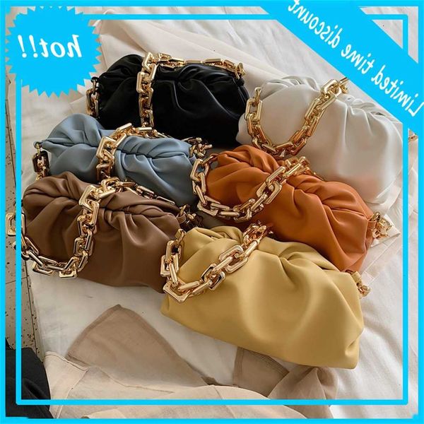 new pleated cloud women shoulder bag gold chain luxury design handbag 2020 retro tote fashion pouch clutches female purses
new pleated cloud women shoulder bag gold chain luxury design handbag 2020 retro tote fashion pouch clutches female purses