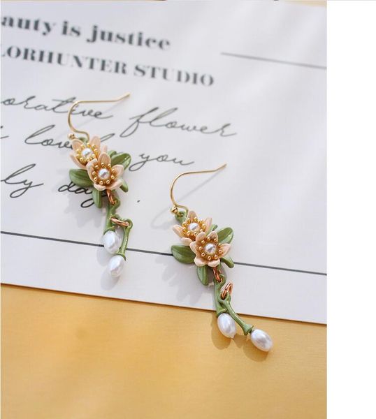 2020 new orange blossom elegant retro green leaf pearl flower earrings clip female earrings two styles 147, Silver
2020 new orange blossom elegant retro green leaf pearl flower earrings clip female earrings two styles 147, Silver