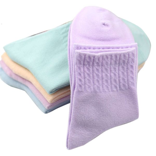 2021autumn and winter new cotton candy pure color high luokou women's middle tube datang socks, Black;white
2021autumn and winter new cotton candy pure color high luokou women's middle tube datang socks, Black;white