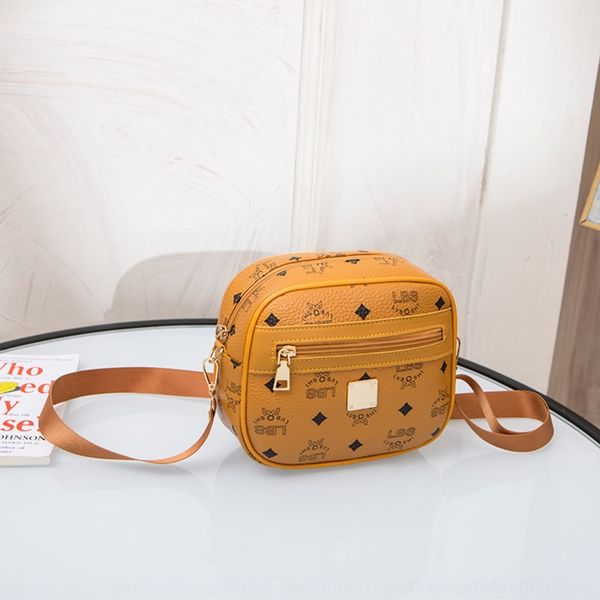 hsoyo 2020 new japanese and square women's leisure small square single shoulder messenger shoulder small mobile korean phone bag fashio
hsoyo 2020 new japanese and square women's leisure small square single shoulder messenger shoulder small mobile korean phone bag fashio