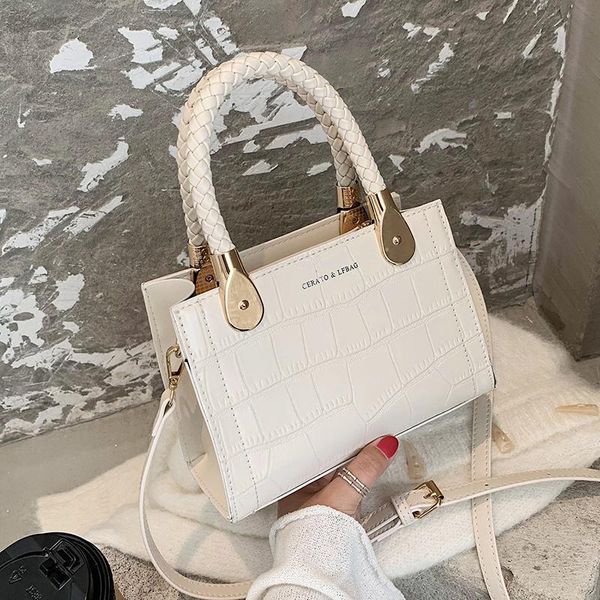 new french design fashion stone pattern handbag & elegant shoulder bag messenger bag width 20.5cm height 14.5cm thickness 8.5cm
new french design fashion stone pattern handbag & elegant shoulder bag messenger bag width 20.5cm height 14.5cm thickness 8.5cm