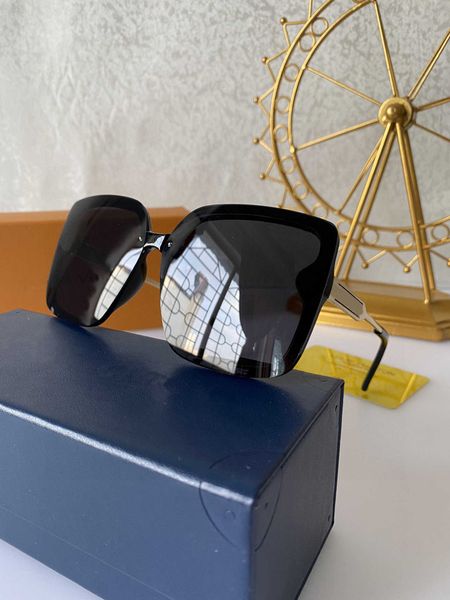 luxury men and women square street ssunglasses designer new fashion, White;black
luxury men and women square street ssunglasses designer new fashion, White;black