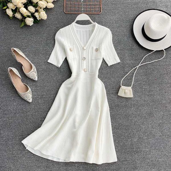 summer 2020 white black single breasted women knitted dress elegant short sleeve high waist knit dress casual verano vestidos1, Black;gray
summer 2020 white black single breasted women knitted dress elegant short sleeve high waist knit dress casual verano vestidos1, Black;gray