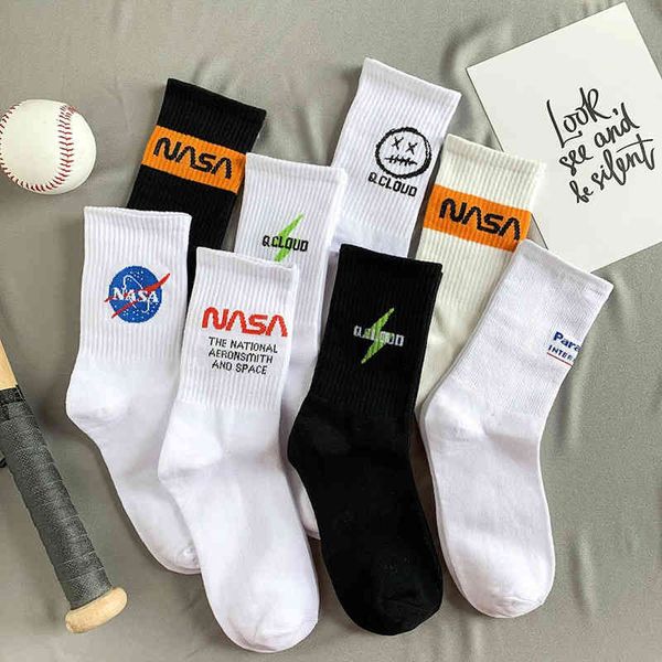 men's socks spring and autumn nasa tide basketball skateboard stockings brand middle tube cotton, Black
men's socks spring and autumn nasa tide basketball skateboard stockings brand middle tube cotton, Black