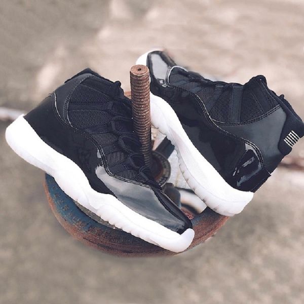 25th anniversary jumpman 11 mens basketball shoes 11s black white metallic silver eyelets ct8012-011 men women trainers sports sneakers, White;red
25th anniversary jumpman 11 mens basketball shoes 11s black white metallic silver eyelets ct8012-011 men women trainers sports sneakers, White;red
