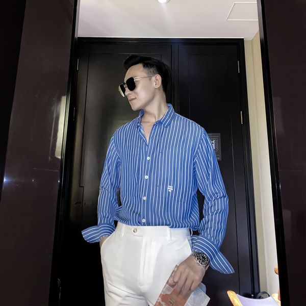 daio mens korean blue striped cotton men's sharp neck embroidery versatile long sleeve shirt american style
daio mens korean blue striped cotton men's sharp neck embroidery versatile long sleeve shirt american style