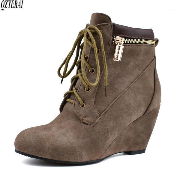 boots female 2020 new autumn winter retro wild boots women's thick solid color increase damping warm non-slip mid1, Black
boots female 2020 new autumn winter retro wild boots women's thick solid color increase damping warm non-slip mid1, Black