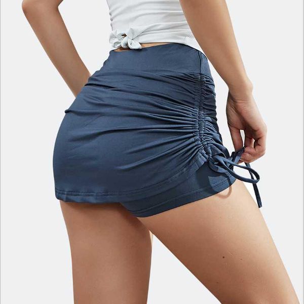 spring and summer fitness high waist quick drying yoga shorts women's skirt kg-380, White;red
spring and summer fitness high waist quick drying yoga shorts women's skirt kg-380, White;red