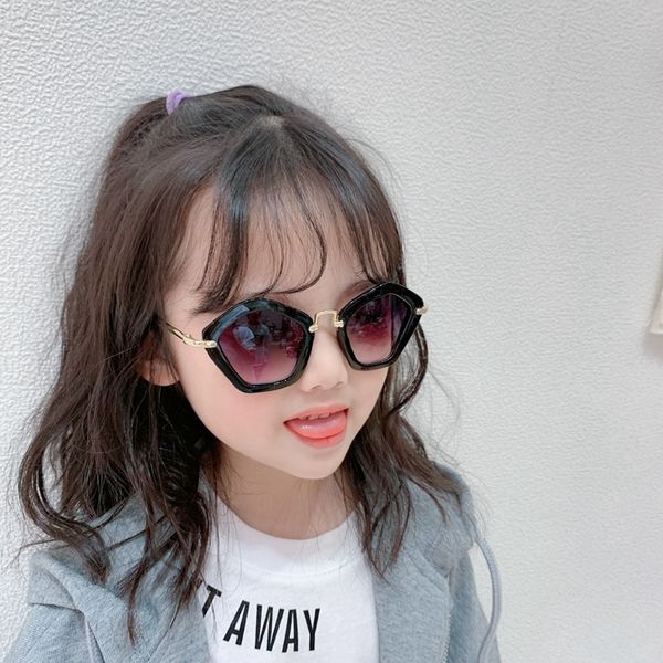 boys and girls sunscreen korean version fashionable anti ultraviolet baby sunglasses children's toad glasses, White;black
boys and girls sunscreen korean version fashionable anti ultraviolet baby sunglasses children's toad glasses, White;black