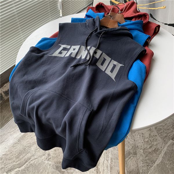 a t-shirt is very fashionable, english printing customer neili small terry early autumn sleeveless pocket hooded sweater man
a t-shirt is very fashionable, english printing customer neili small terry early autumn sleeveless pocket hooded sweater man