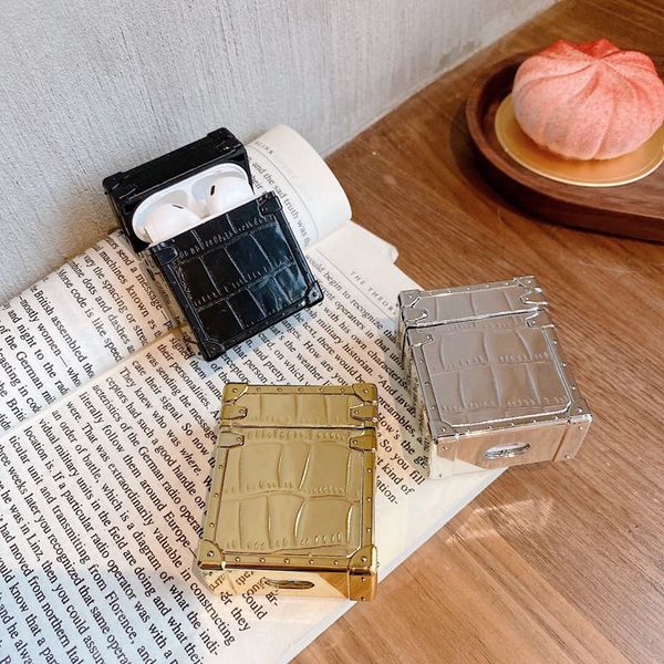 2021) newly designed 3-color leather (protective case) airpods1-2 / airpods pro universal wireless bluetooth headset storage box
2021) newly designed 3-color leather (protective case) airpods1-2 / airpods pro universal wireless bluetooth headset storage box