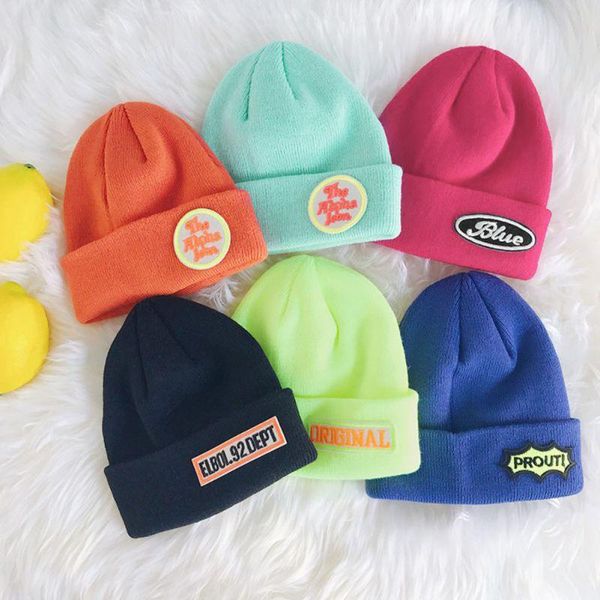 unisex вязаных шапки моды вышитой letters аппликация шапочка толстой теплый cap осень зима новый solid color caps
unisex вязаных шапки моды вышитой letters аппликация шапочка толстой теплый cap осень зима новый solid color caps