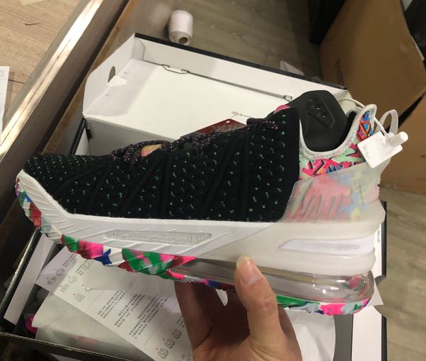 lebron 18 xviii gang oreo black university red white kids basketball shoes 18s jade men sneaker chaussures de designer
lebron 18 xviii gang oreo black university red white kids basketball shoes 18s jade men sneaker chaussures de designer