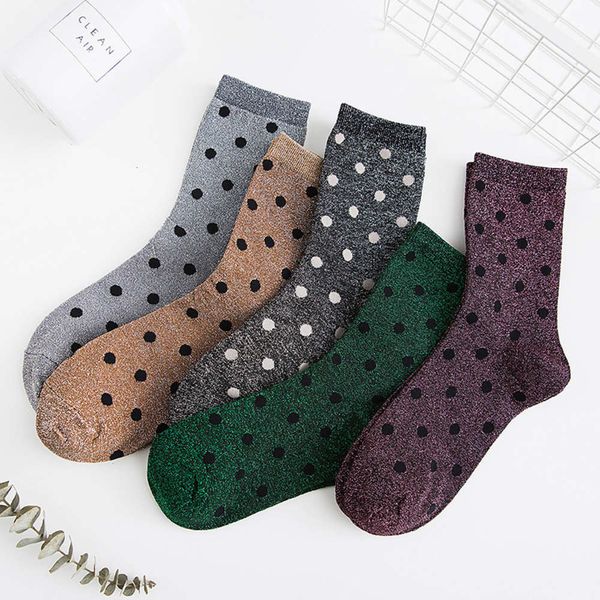 autumn new dot gold and silk women's fashionable golden silver onion middle tube socks, Black;white
autumn new dot gold and silk women's fashionable golden silver onion middle tube socks, Black;white