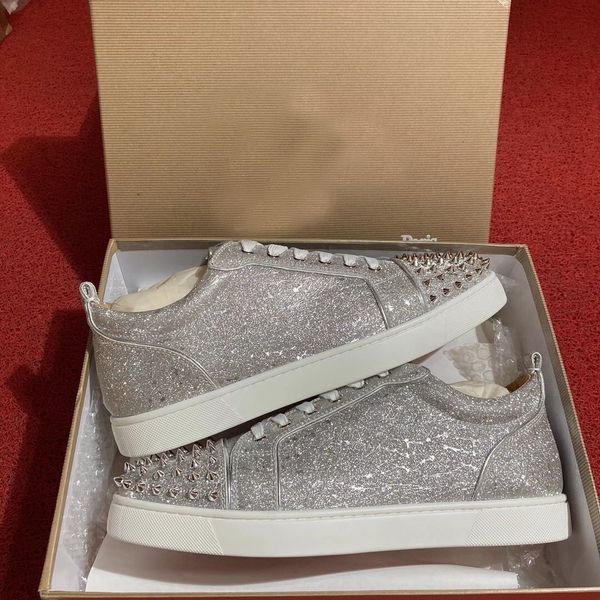 luxurious brands siver glitter leather low junior red bottom sneakers men,women outdoor studs casual walking gift party wedding, Black
luxurious brands siver glitter leather low junior red bottom sneakers men,women outdoor studs casual walking gift party wedding, Black