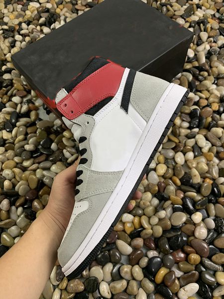 2021 jumpman 1 i high og light smoke grey men basketball shoes 1s designer athletic sneakers chaussures mens trainers us5.5-12, White;red
2021 jumpman 1 i high og light smoke grey men basketball shoes 1s designer athletic sneakers chaussures mens trainers us5.5-12, White;red