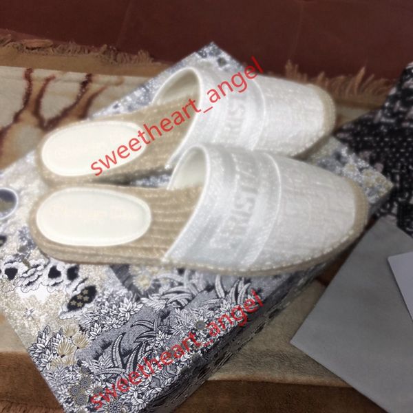2020 new platform vintage sandal design shoes luxurys espadrilles plate-forme design women shoes luxe sandale fisherman shoes size 36-40, Black
2020 new platform vintage sandal design shoes luxurys espadrilles plate-forme design women shoes luxe sandale fisherman shoes size 36-40, Black