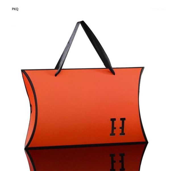 15pcs large orange color cardboard gift box black paper candy packaging pillow box with handle white carton silk scarf craft1
15pcs large orange color cardboard gift box black paper candy packaging pillow box with handle white carton silk scarf craft1