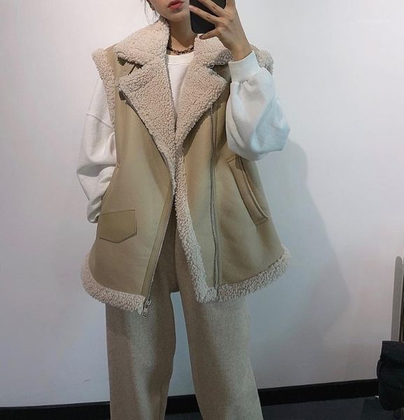 women's vests fur all-in-one lamb coat vest women 2021 winter loose stand collar stitching leather motorcycle clothing fashion trend1, Black;white
women's vests fur all-in-one lamb coat vest women 2021 winter loose stand collar stitching leather motorcycle clothing fashion trend1, Black;white