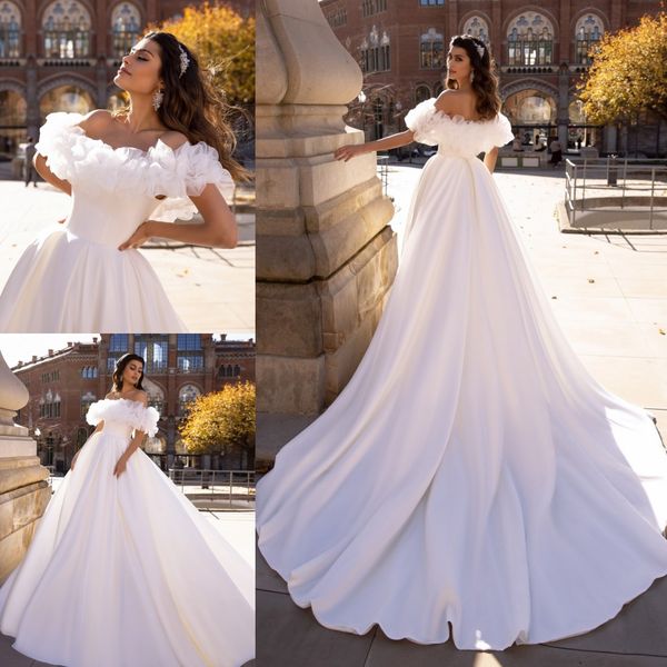 stunning a line wedding dresses ruffled off the shoulder neck bridal gowns plus size sweep train satin robe de mariée, White
stunning a line wedding dresses ruffled off the shoulder neck bridal gowns plus size sweep train satin robe de mariée, White
