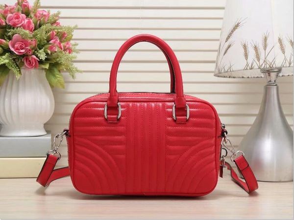 2021 p65 women shoulder bags women working business banquet bag handbags cosmetic bag can transport
2021 p65 women shoulder bags women working business banquet bag handbags cosmetic bag can transport