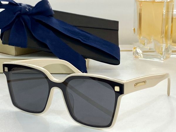 summer sunglasses for men women style focus-2 anti-ultraviolet retro plate square plank frame fashion eyeglasses random box, White;black
summer sunglasses for men women style focus-2 anti-ultraviolet retro plate square plank frame fashion eyeglasses random box, White;black