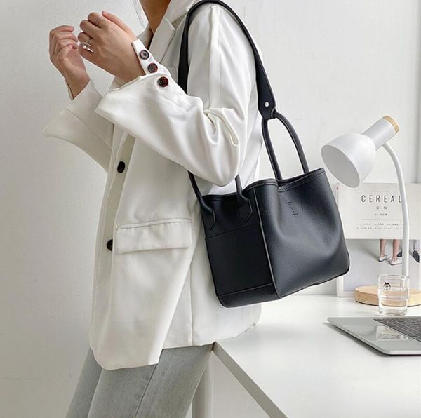 мода женщины сумка конструктора сумка плеча леди сумка старший crossbody сумка высокого качество нового стиль женщины
мода женщины сумка конструктора сумка плеча леди сумка старший crossbody сумка высокого качество нового стиль женщины