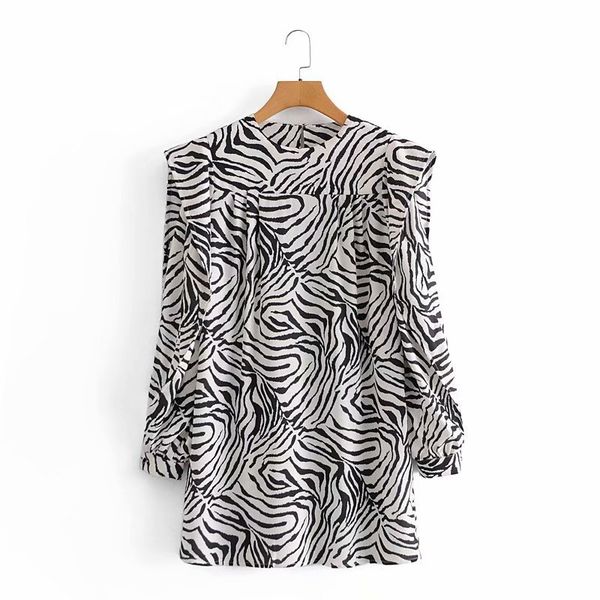 2021 new elegant women zebra-stripe dress 2021 fashion ladies shoulder pads vestidos streetwear female puff sleeve mini dresses jr0w, Black;gray
2021 new elegant women zebra-stripe dress 2021 fashion ladies shoulder pads vestidos streetwear female puff sleeve mini dresses jr0w, Black;gray