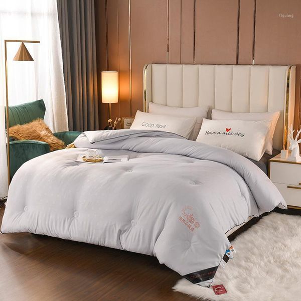 winter soft thicken comforter duvet solid color quick warm quilts skin-friendly comfortable quilt core home bedding1
winter soft thicken comforter duvet solid color quick warm quilts skin-friendly comfortable quilt core home bedding1