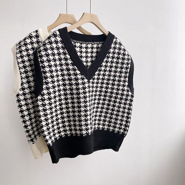 women's vests mooirue elegant spring women knitted vest houndstooth v-neck lattice loose contrast color, Black;white
women's vests mooirue elegant spring women knitted vest houndstooth v-neck lattice loose contrast color, Black;white