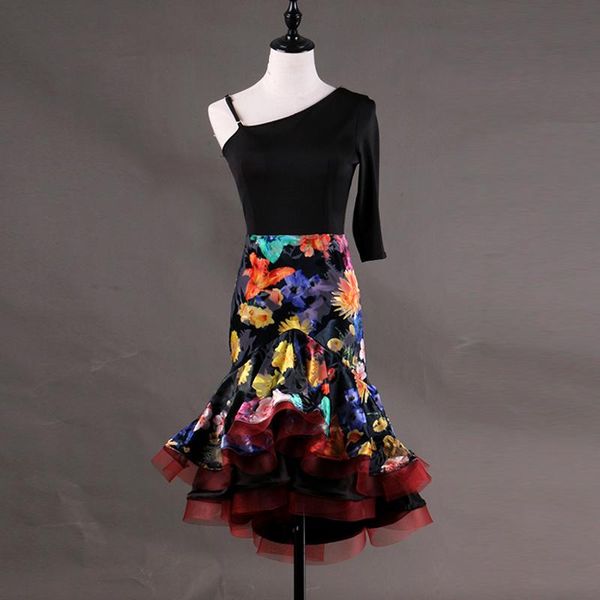 2020 new latin dance dress women lady performance dresses fish bone one shoulder ballroom cha cha competition dancing dresses, Black;red
2020 new latin dance dress women lady performance dresses fish bone one shoulder ballroom cha cha competition dancing dresses, Black;red