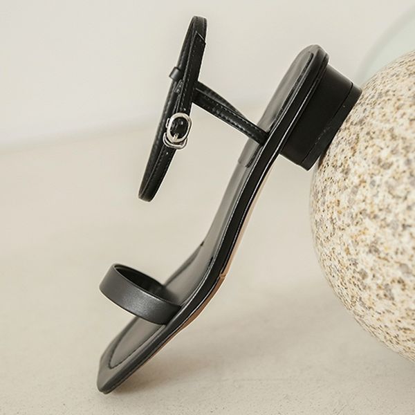 2021 new low-heel black-white woman shoes quality genuine leather sandals 34-42 x1q5
2021 new low-heel black-white woman shoes quality genuine leather sandals 34-42 x1q5