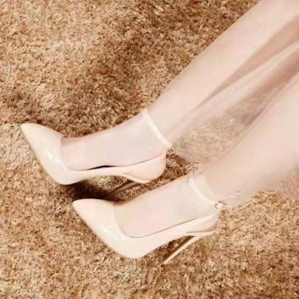 dress shoes beautiful, fashionable, bright and beautiful patent leather, Black
