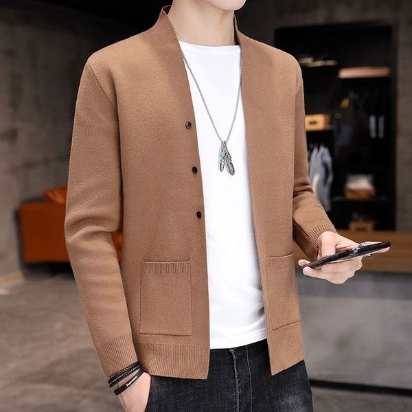 chic stand collar knitted cardigan men long sleeve small button pocket cardigan men autumn winter sweater soft cardigan men 201022, White;black
chic stand collar knitted cardigan men long sleeve small button pocket cardigan men autumn winter sweater soft cardigan men 201022, White;black