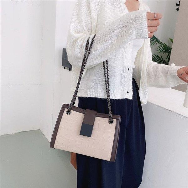 2020new high-end customized handbag, one shoulder, diagonal bag, cross pattern cattle leather bag
2020new high-end customized handbag, one shoulder, diagonal bag, cross pattern cattle leather bag