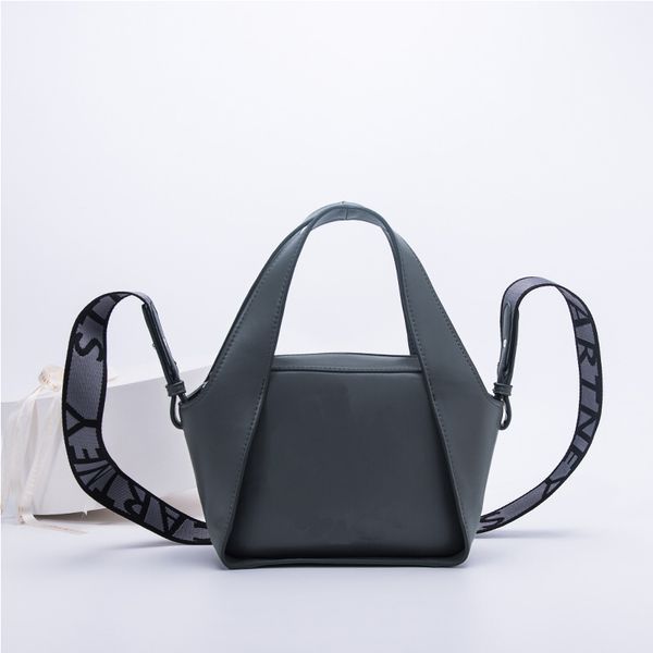 2021 fashion bags womens handbag personalized luxury artwork totes slanting hollow cross letter perforated one shoulder bag
2021 fashion bags womens handbag personalized luxury artwork totes slanting hollow cross letter perforated one shoulder bag