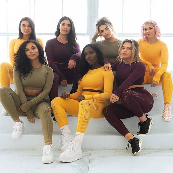 yoga outfits women's sportswear set gym workout clothes long sleeve fitness crop high waist energy seamless multicolor pants, White;red
yoga outfits women's sportswear set gym workout clothes long sleeve fitness crop high waist energy seamless multicolor pants, White;red