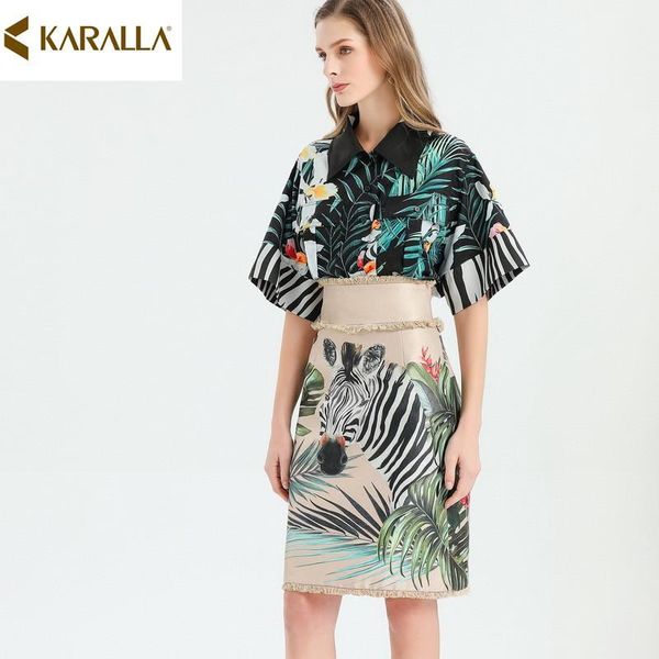 two piece dress 2021 fashion designer runway summer casual suit women's printed loose shirt +fringe waist half skirt h1414, White
two piece dress 2021 fashion designer runway summer casual suit women's printed loose shirt +fringe waist half skirt h1414, White