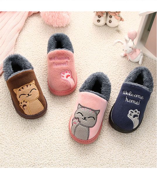 winter slippers 2020 cartoon thermal baby boys and girls indoor anti slip soft home children' shoes kids slippers furry slides q0112, Black;grey
winter slippers 2020 cartoon thermal baby boys and girls indoor anti slip soft home children' shoes kids slippers furry slides q0112, Black;grey