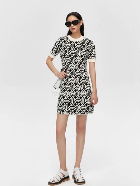 casual dresses spring and summer of vivi family weiyikou round neck black white star sky silk thin temperament ice jacquard dress, Black;gray
casual dresses spring and summer of vivi family weiyikou round neck black white star sky silk thin temperament ice jacquard dress, Black;gray