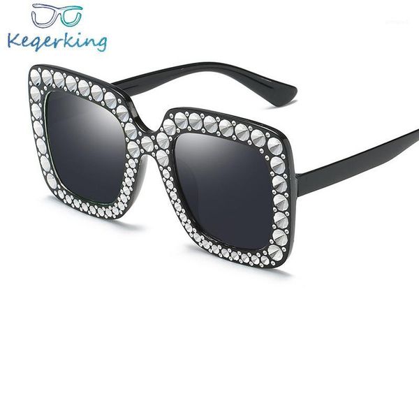 sunglasses oversized square women men brand retro frame imitation diamond sun glasses for female zb-241, White;black
sunglasses oversized square women men brand retro frame imitation diamond sun glasses for female zb-241, White;black
